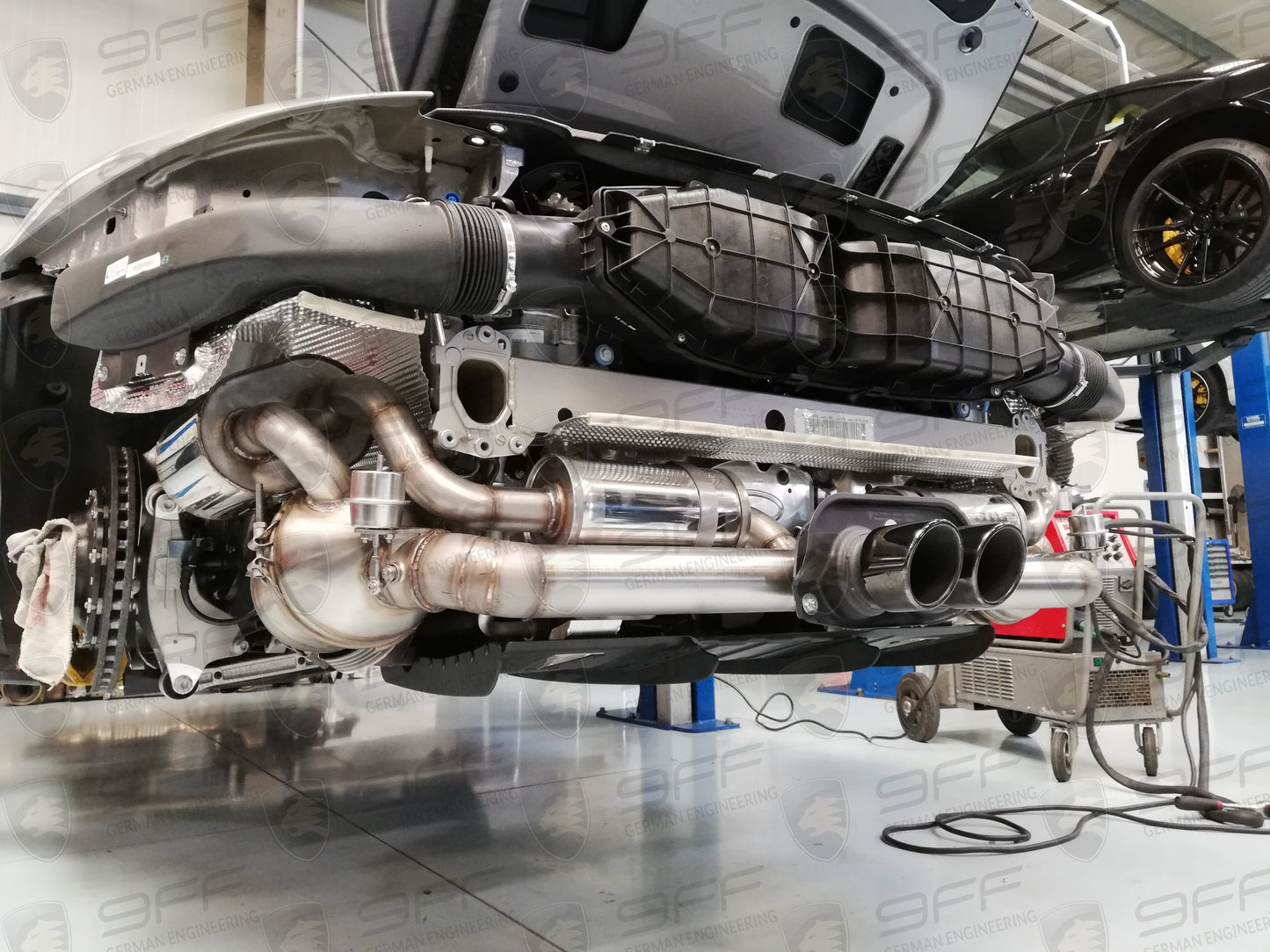 
                  
                    9FF Klappenabgasanlage passend für Porsche 991 GT3 RS
                  
                