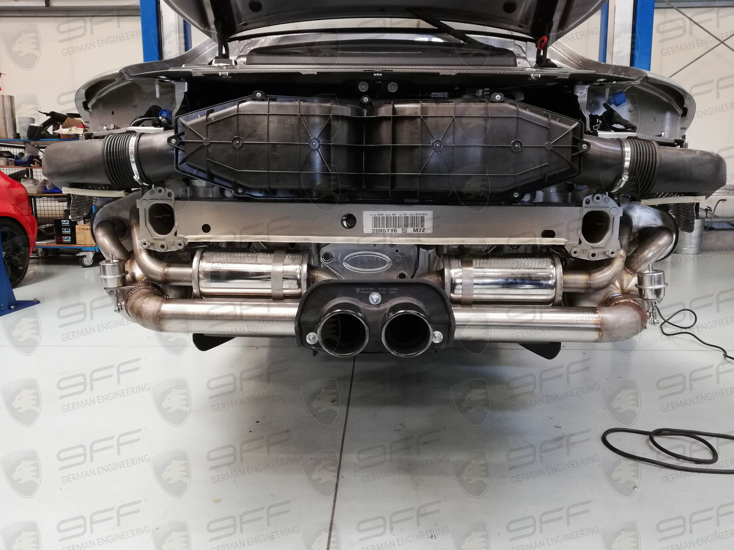 
                  
                    9FF Klappenabgasanlage passend für Porsche 991 GT3 RS
                  
                